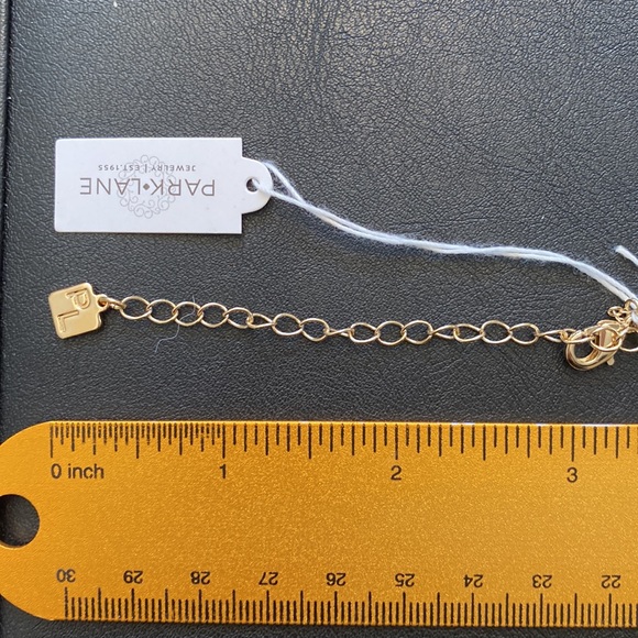 NWT Park Lane Honey layered Bee with medallion necklace with extender - Picture 8 of 12